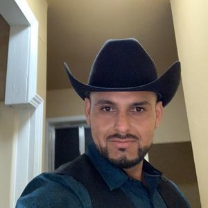 Meet your Posher, Candido